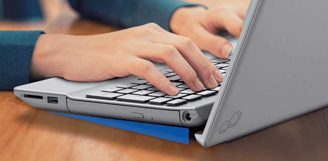 打鍵しやすいリフトアップヒンジ